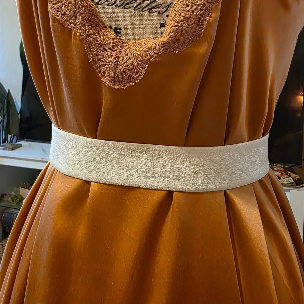 Unbranded vintage cream